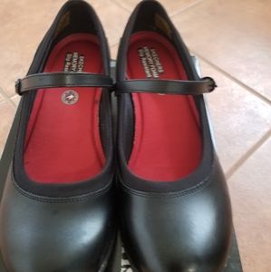 Scetchers non skid dress shoes